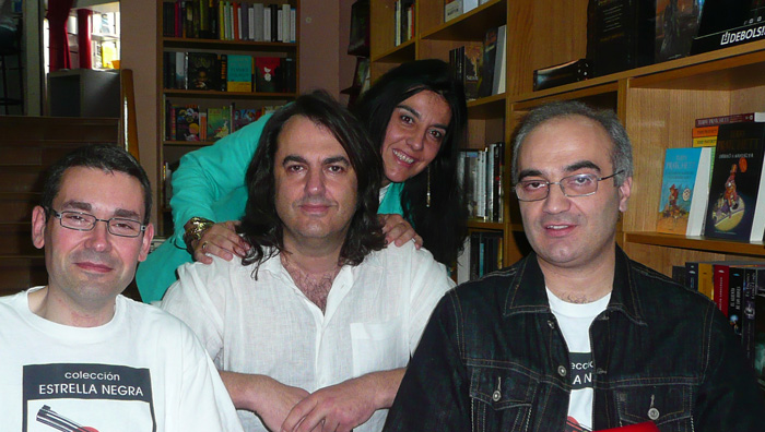 Los escritores Félix Ángel Moreno Ruiz y Manuel del Pino junto a los editores Miguel Ángel de Rus y Alicia Arés