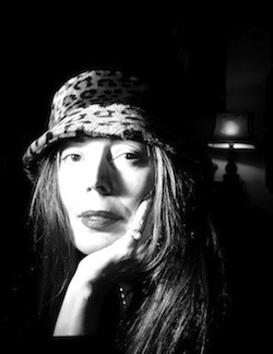 Editorial Cuadernos del Laberinto: Entrevista a PILAR MATA SOLANO PILAR MATA SOLANO