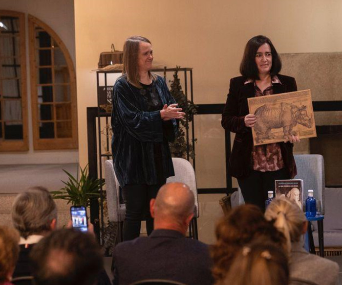 Sonsoles Snchez-Reyes recibe el VI Premio Internacional cuadernos del Laberinto de Historia, Biografa y Memorias en vila