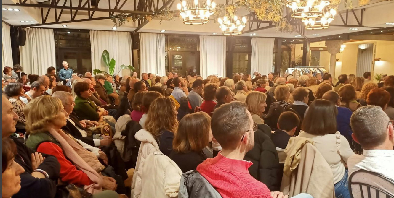 Sonsoles Snchez-Reyes recibe el VI Premio Internacional cuadernos del Laberinto de Historia, Biografa y Memorias en vila