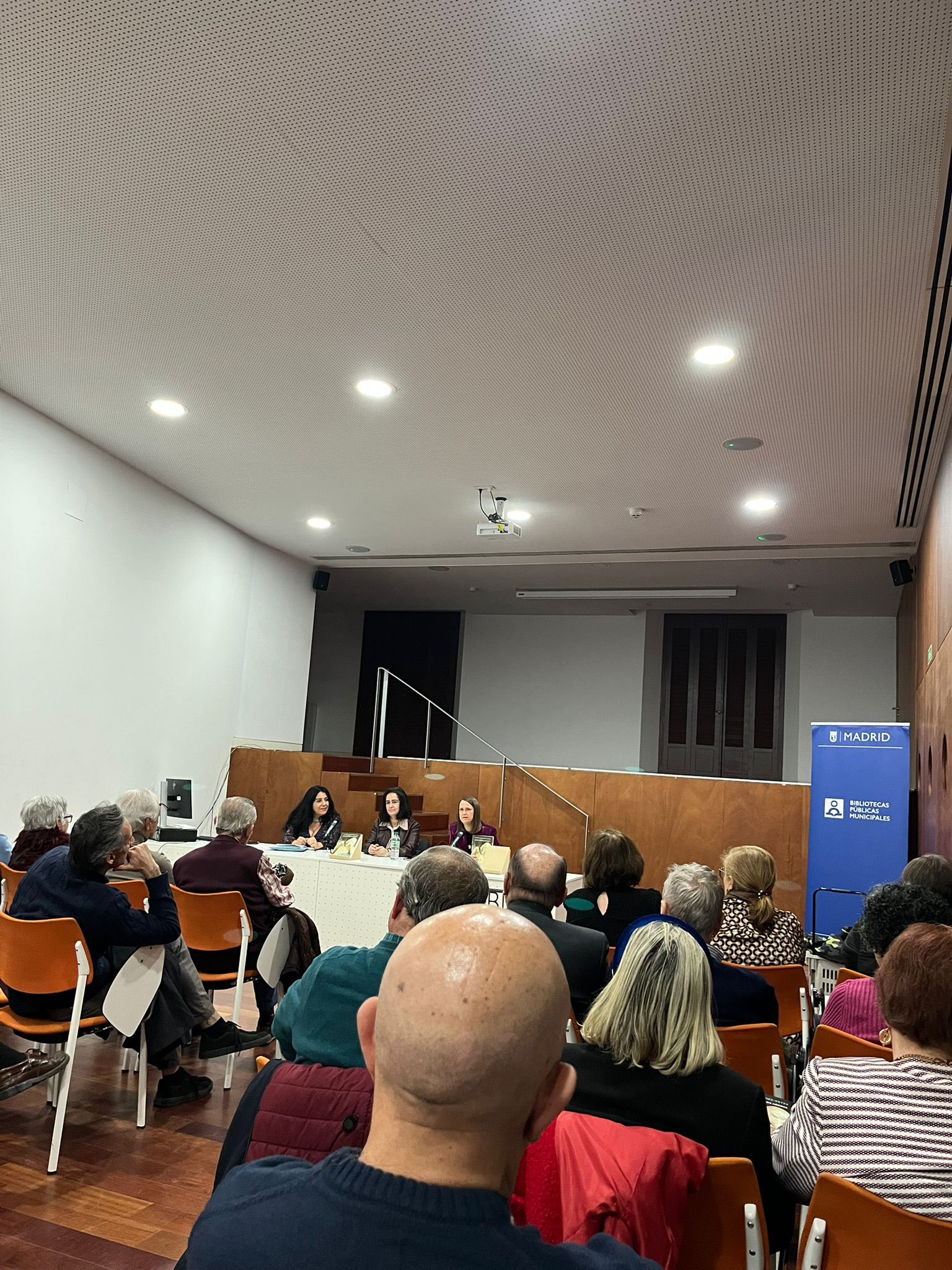 Sonsoles S�nchez-Reyes presenta Lo que perdieron los h�roes en MADRID