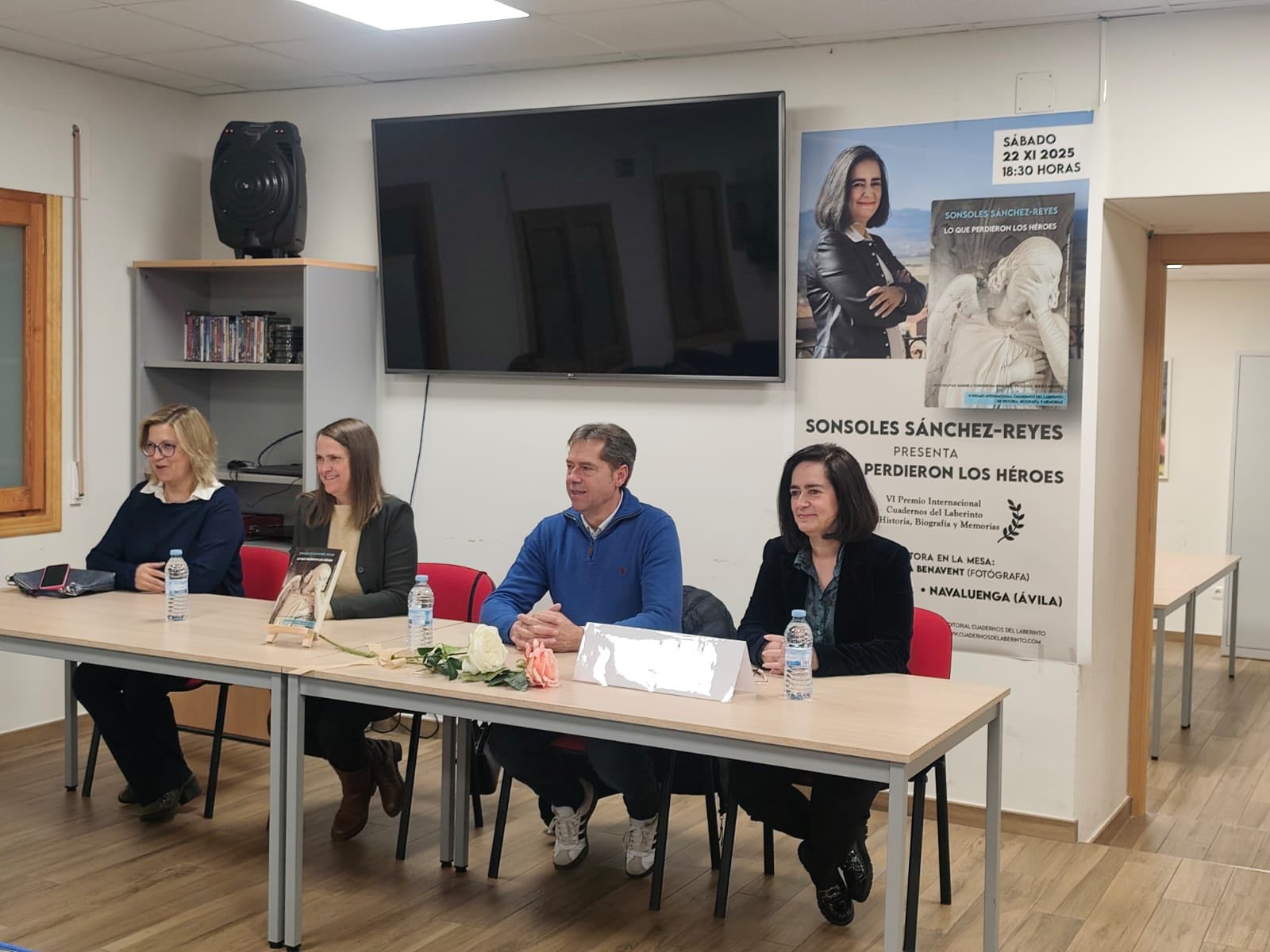 Sonsoles S�nchez-Reyes presenta Lo que perdieron los h�roes en NAVALUENGA (�vila)