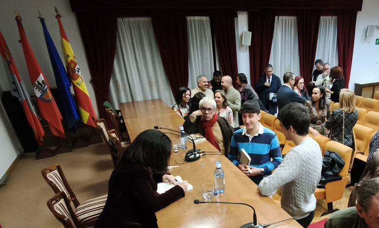 Sonsoles S�nchez-Reyes presenta Lo que perdieron los h�roes en Salamanca