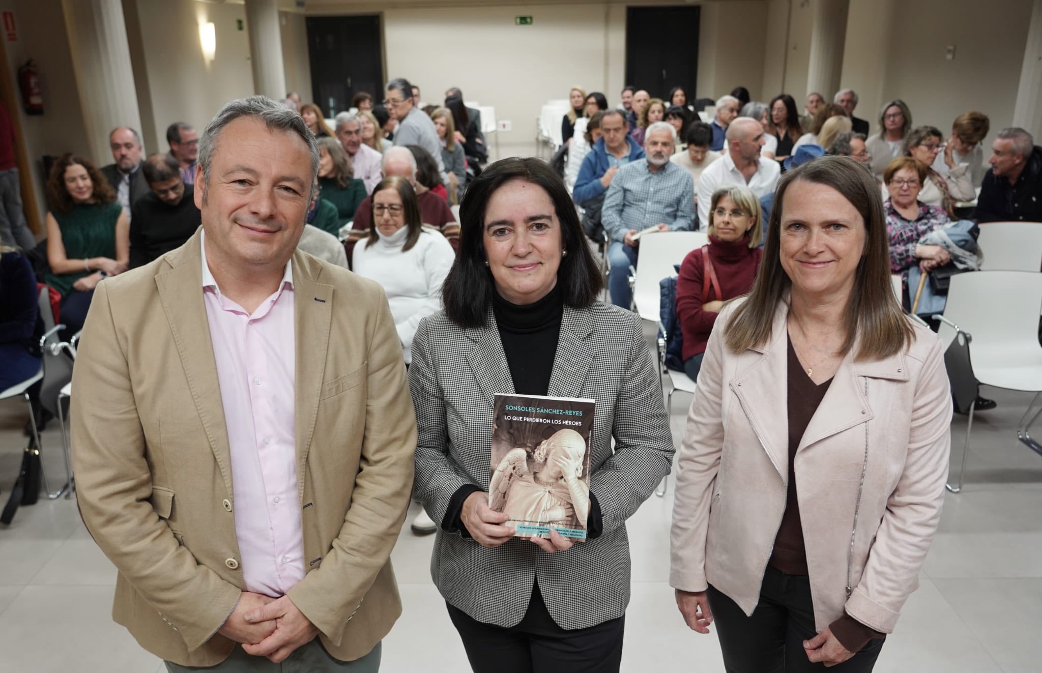 Sonsoles S�nchez-Reyes presenta Lo que perdieron los h�roes en VALLADOLID