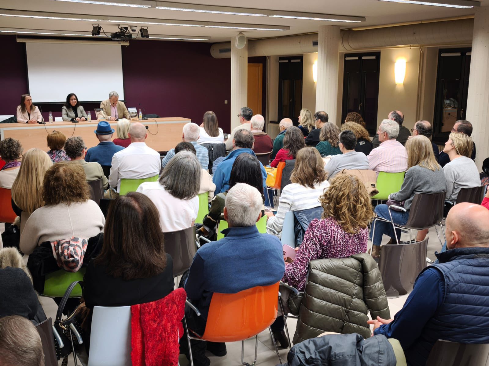 Sonsoles S�nchez-Reyes presenta Lo que perdieron los h�roes en VALLADOLID