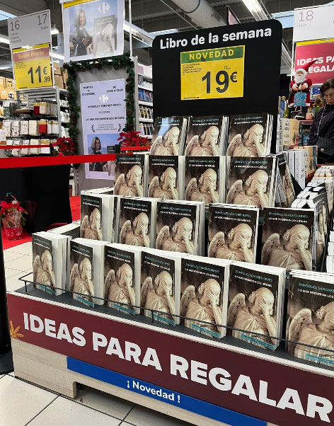 Sonsoles S�nchez-Reyes firma ejemplares en �vila